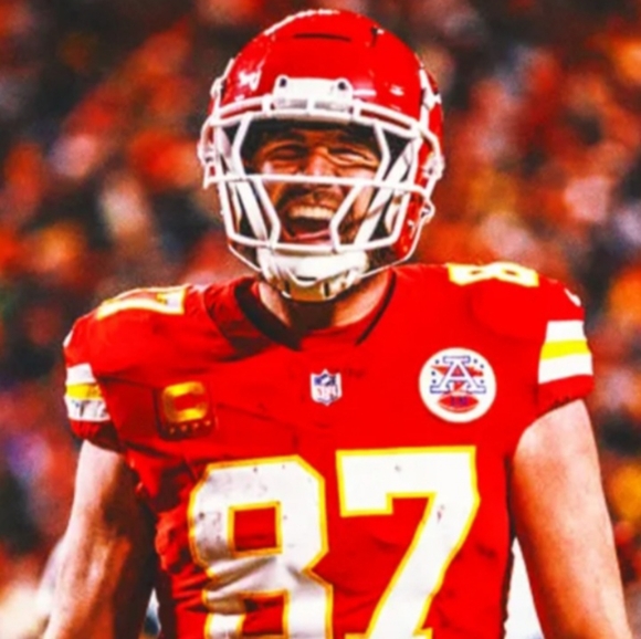 Travis Kelce (Nike)-(Chiefs)-(Jersey)-(Red)-(New Condition)-(Size:XL)-$100.00 - Picture 4 of 9
